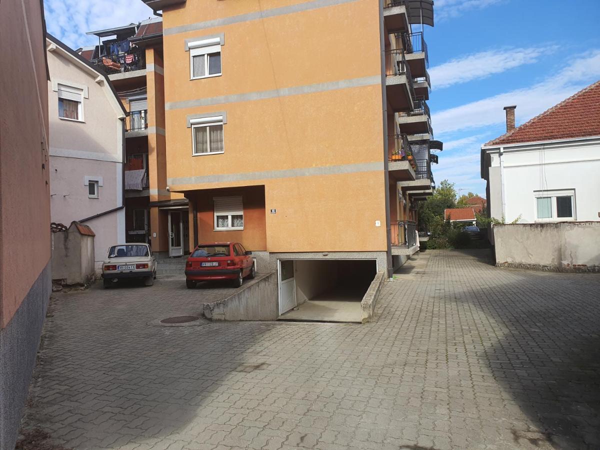 Apartman Lan - Free Parking Vranje Ngoại thất bức ảnh